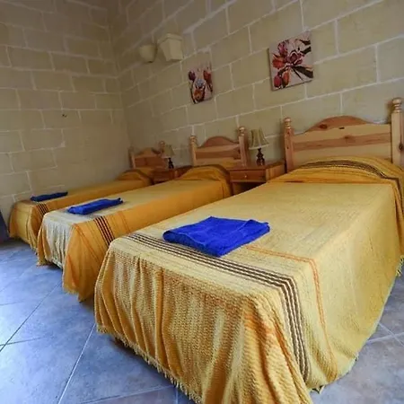 4 Bedroom Farmhouse With Private Pool In Xaghra Gozo Il-Pergla