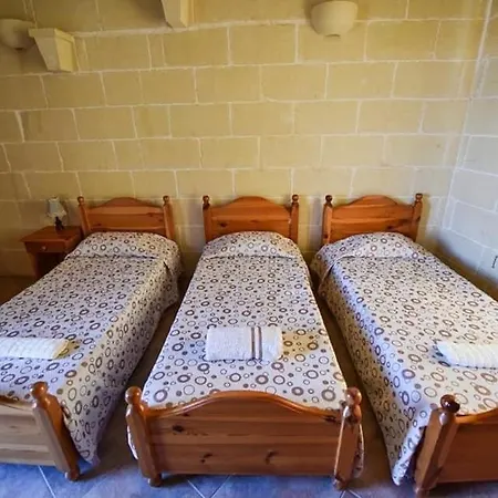 4 Bedroom Farmhouse With Private Pool In Xaghra Gozo