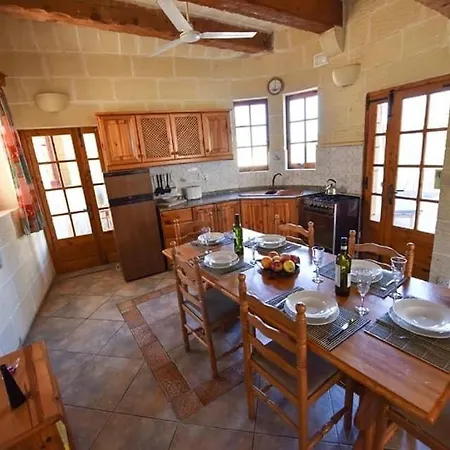 度假居 4 Bedroom Farmhouse With Private Pool In Xaghra Gozo *
