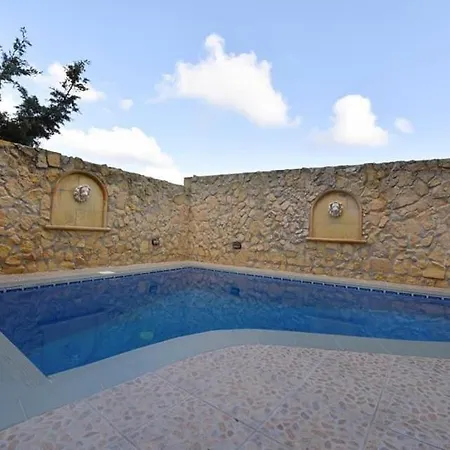 度假居 4 Bedroom Farmhouse With Private Pool In Xaghra Gozo *